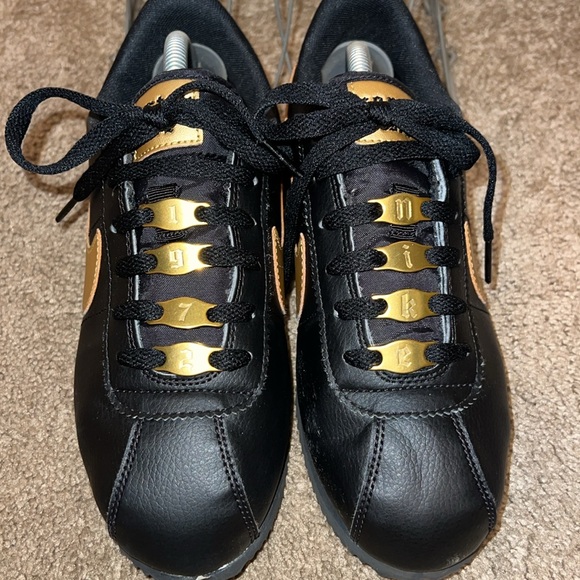 2019 Nike Cortez Basic Black/Metallic Gold Shoes - Picture 4 of 7